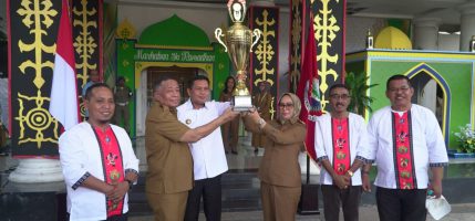 Terima Juara Umum Pesparawi XI Tingkat Provinsi, Wattimena : Hadiah Luar Biasa 